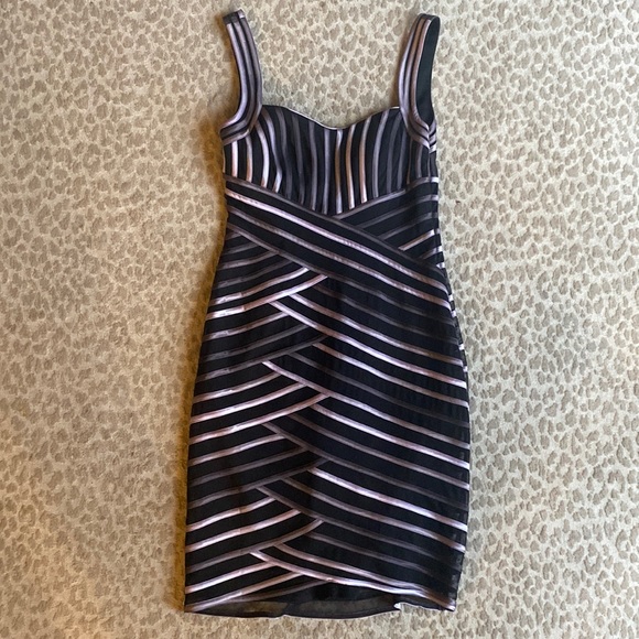JS Collections Striped Bodycon Bandage-Style Mini Cocktail Dress, size 6 - Picture 1 of 6